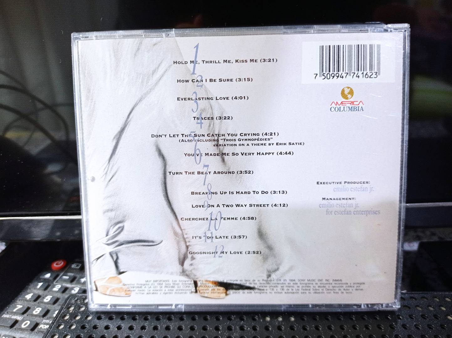 GLORIA ESTEFAN HOLD ME THRILL ME KISS ME CD USADO EN BUEN ESTADO [NACIONAL]